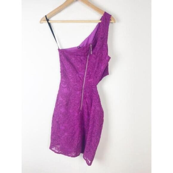 Revolve NBD x Naven Elina Floral Crochet Lace Magenta One Shoulder Mini Dress - Picture 4 of 8